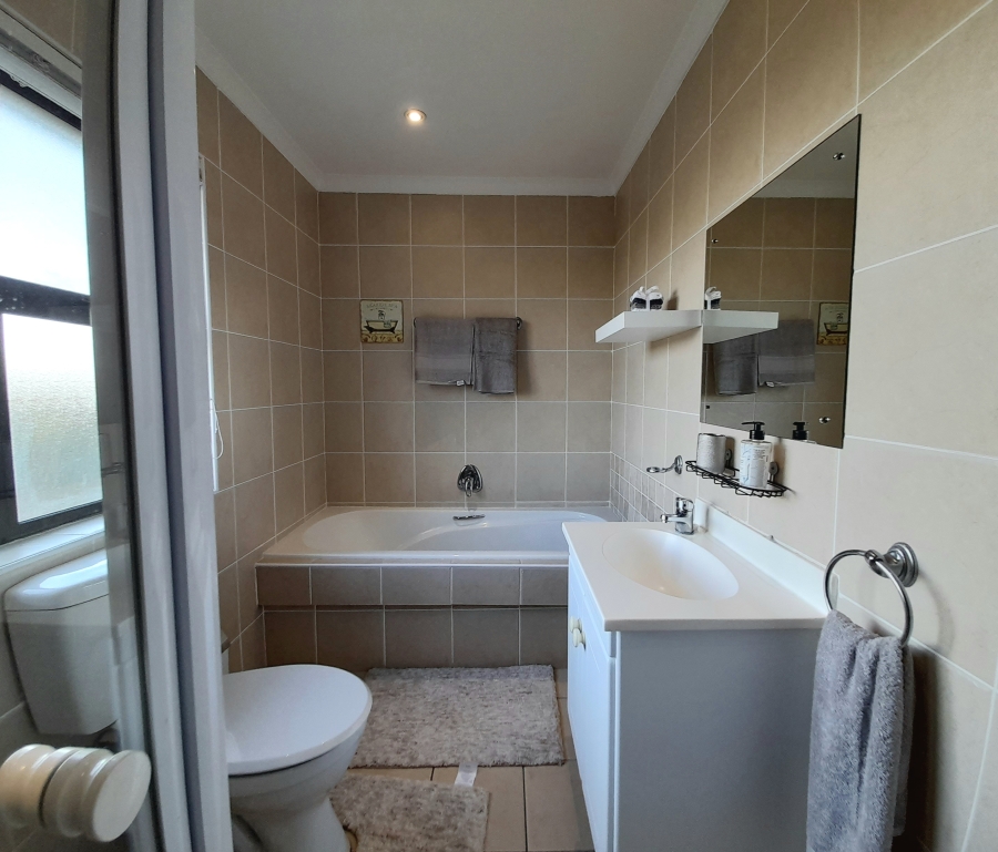 To Let 3 Bedroom Property for Rent in Big Bay Western Cape